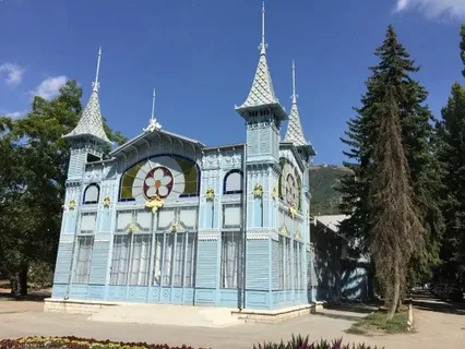 Лермонтовская галерея в парке Цветник
